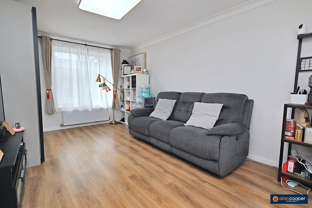 Property photo 3 of 21 4226925