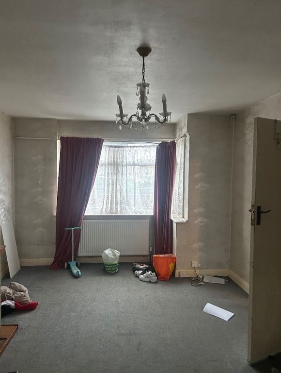 Property photo 1 of 4