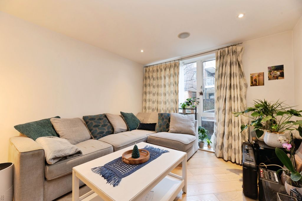 Property photo 2 of 18