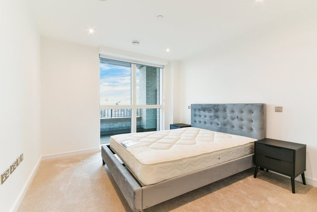 Property photo 3 of 9 Bedroom