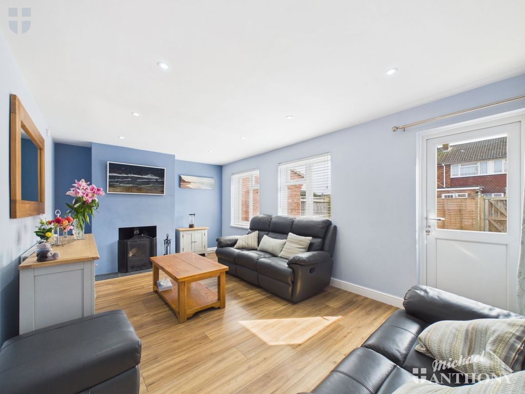 Property photo 2 of 11 Cam03218G0-Pr0957-Still008