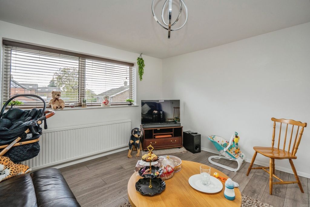 Property photo 3 of 8 Photo