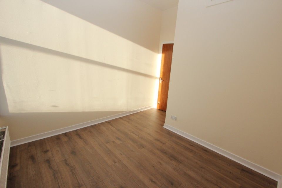 Property photo 3 of 10 Bedroom