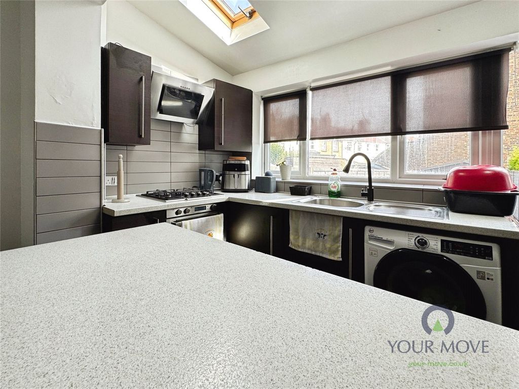 Property photo 2 of 15 Kitchen Dining Room