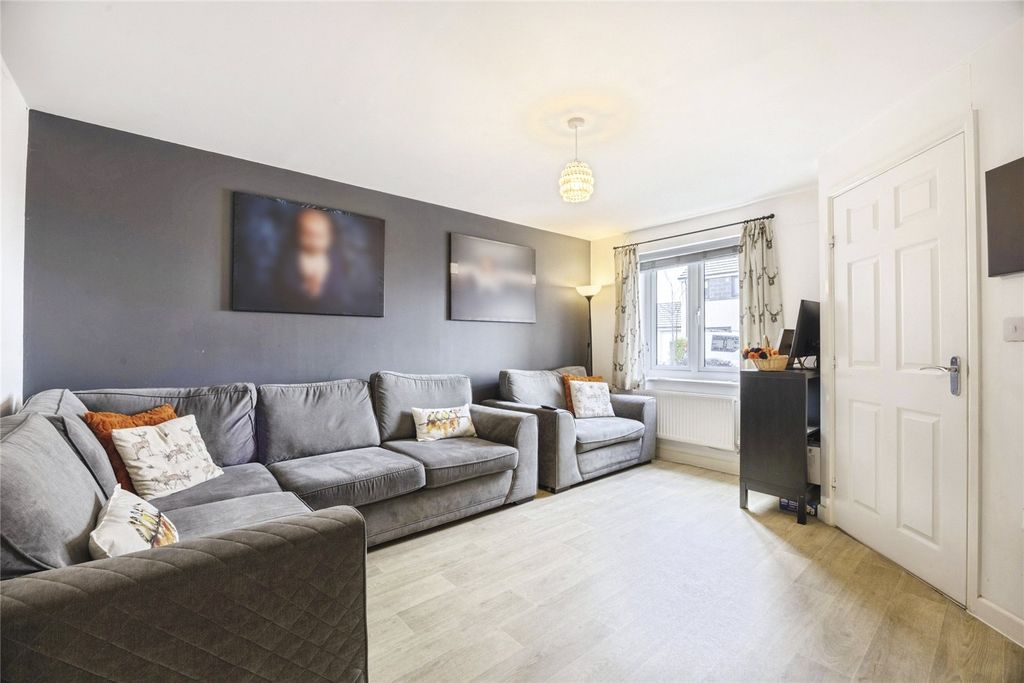 Property photo 2 of 16 Picture No. 21