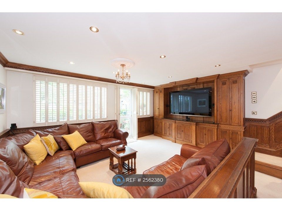 Property photo 3 of 26