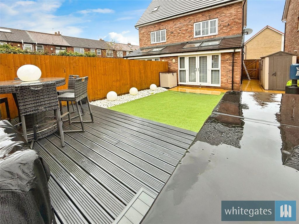 Property photo 2 of 42 Picture No. 11