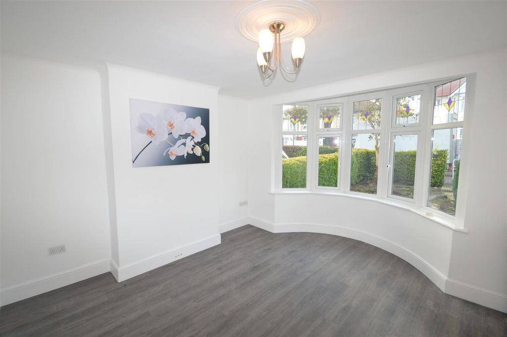 Property photo 2 of 3 Dsc_(868).Jpg