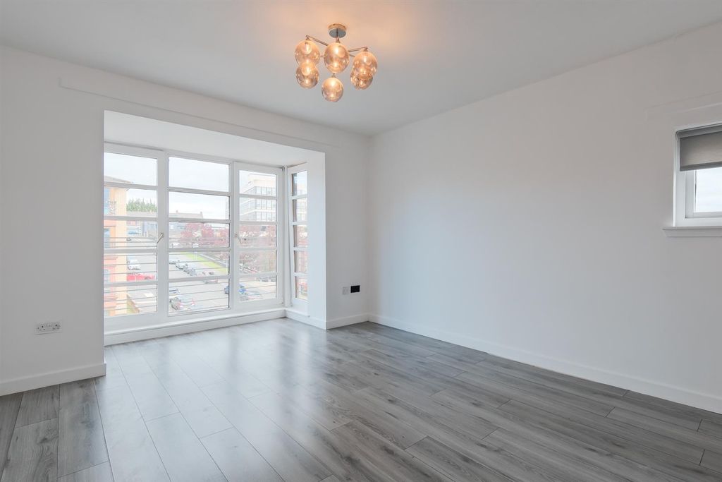 Property photo 2 of 27 007-32 Cairn Court, Motherwell, ML1 1Td.Jpg