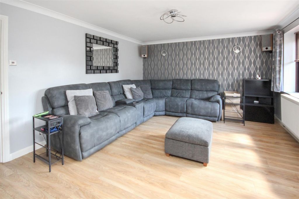 Property photo 2 of 15 Lounge 2.Jpg