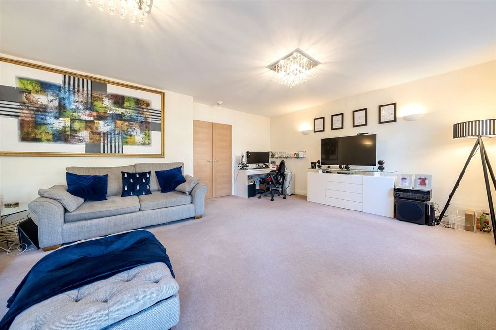 Property photo 2 of 29 Picture No. 02