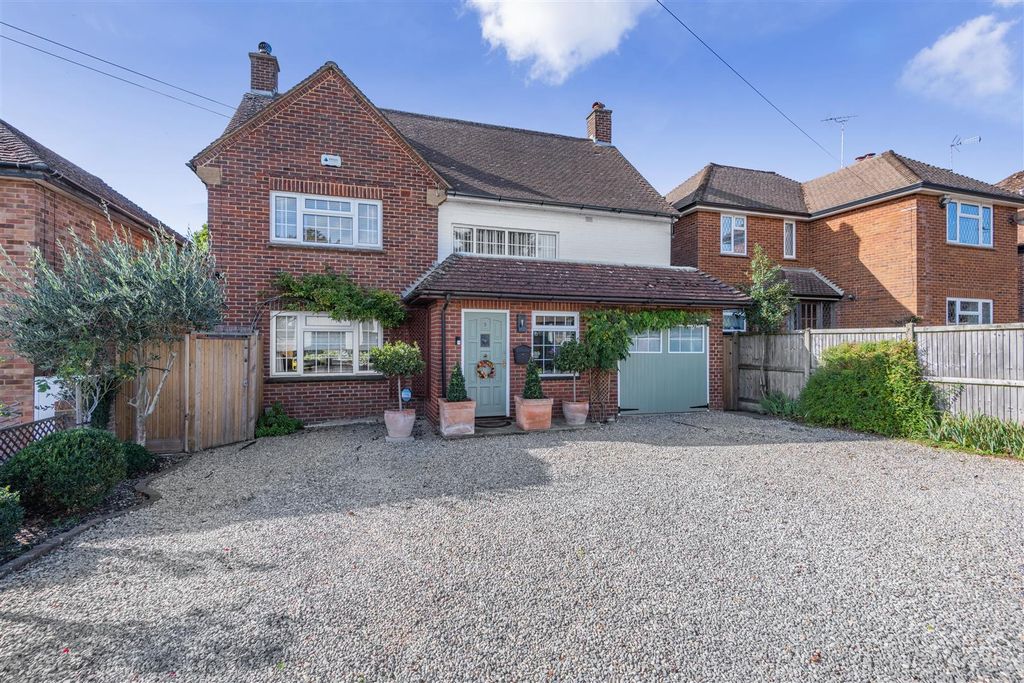 Property photo 1 of 25 8664993-Exterior03.Jpg
