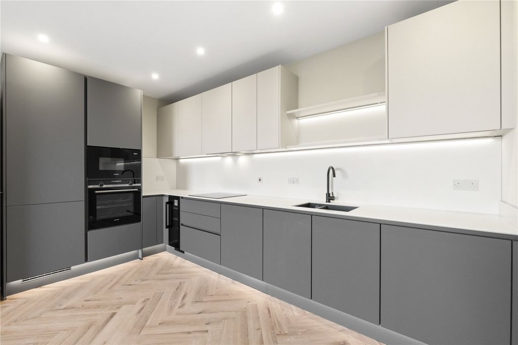 Property photo 2 of 20 Picture No. 28