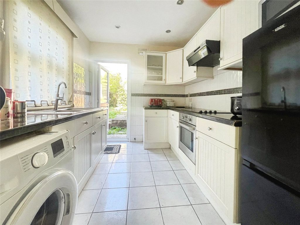 Property photo 3 of 5 Picture No. 11