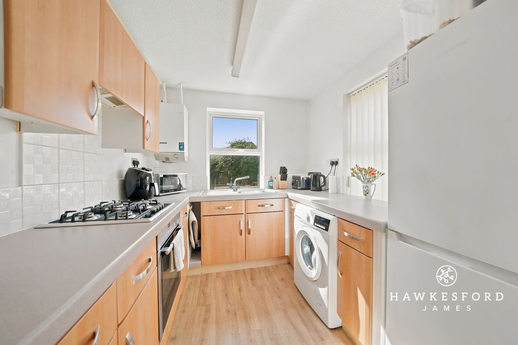 Property photo 3 of 15 Wadham Place, Sittingbourne - Kitchen