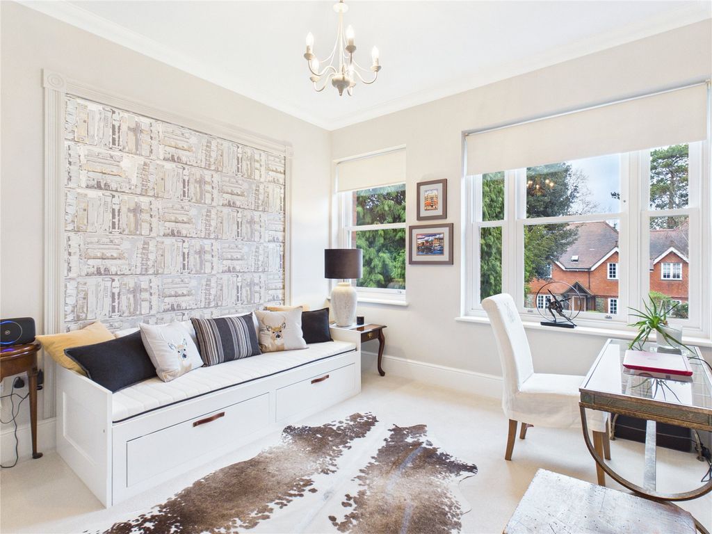 Additional image 10 of 2 bed flat for saleGuildford, Surrey GU1