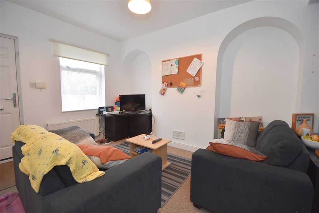 Property photo 1 of 9 (Main)