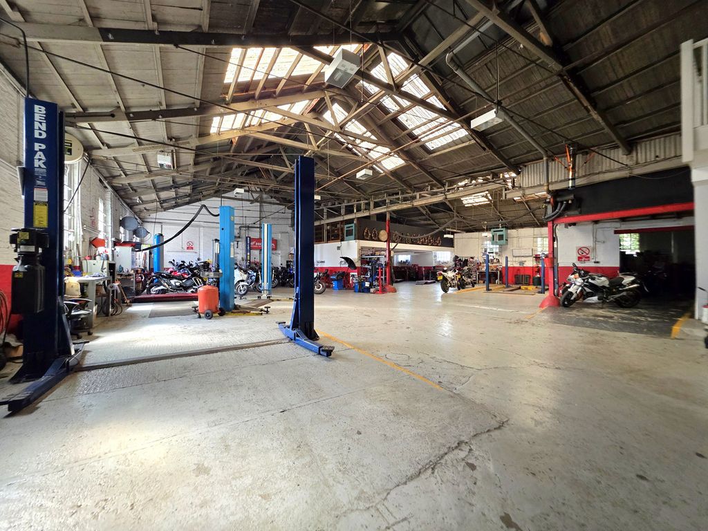 Property photo 2 of 10