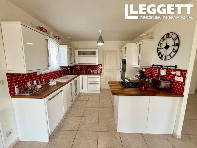 Property photo 2 of 10
