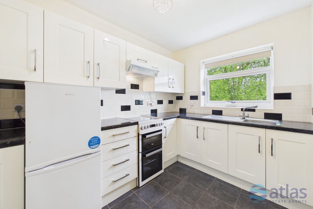 Property photo 3 of 16 Kitchen