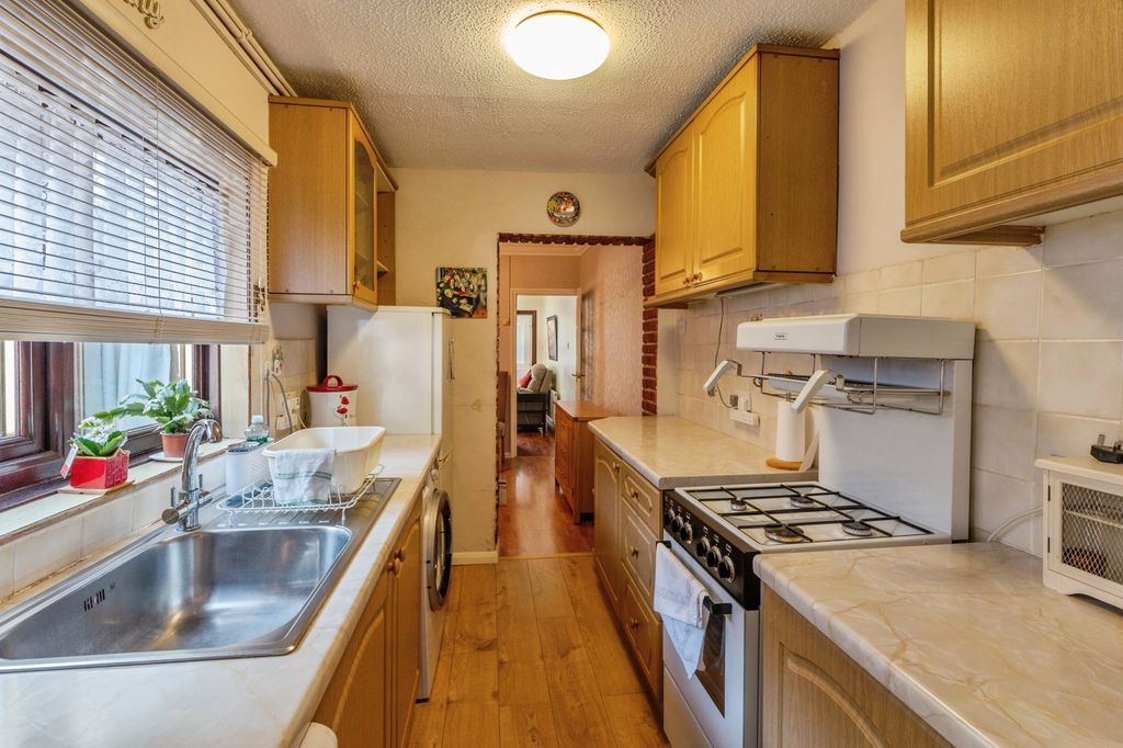 Property photo 3 of 15 Picture