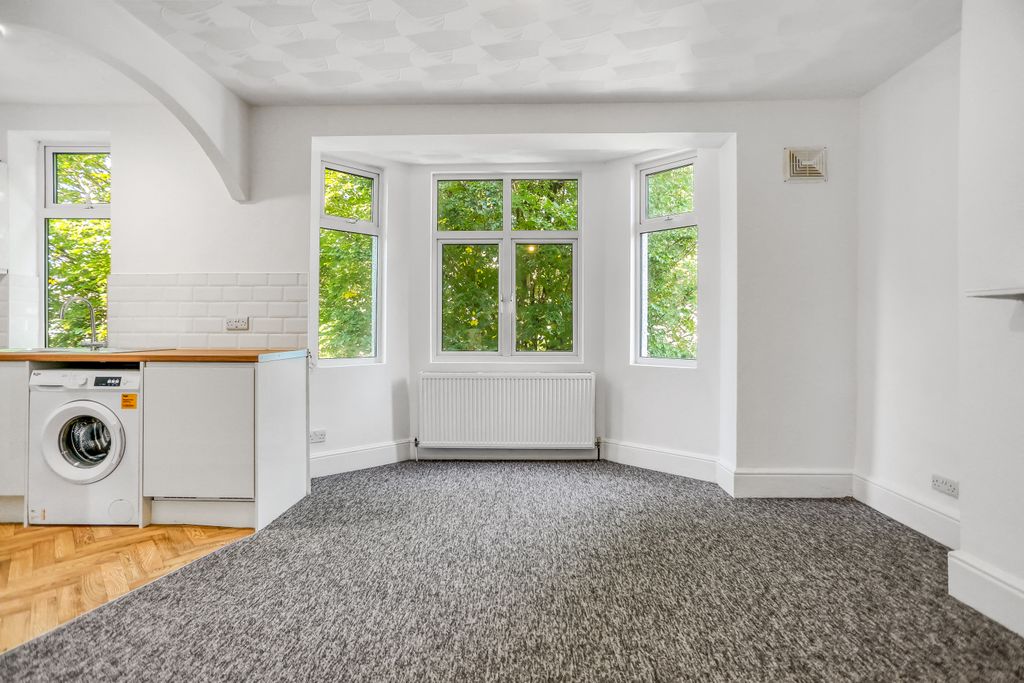 Property photo 3 of 10 296A5274