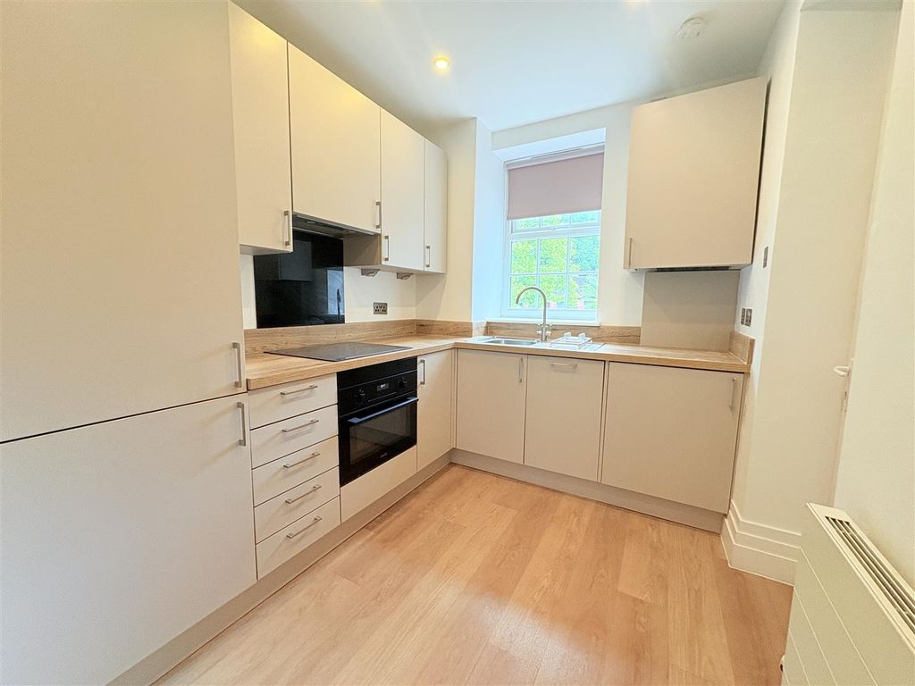 Property photo 3 of 16 Kitchen