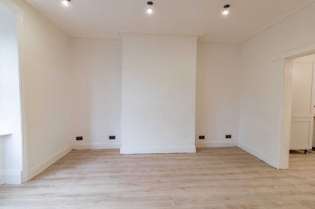 Property photo 3 of 18 Image 3