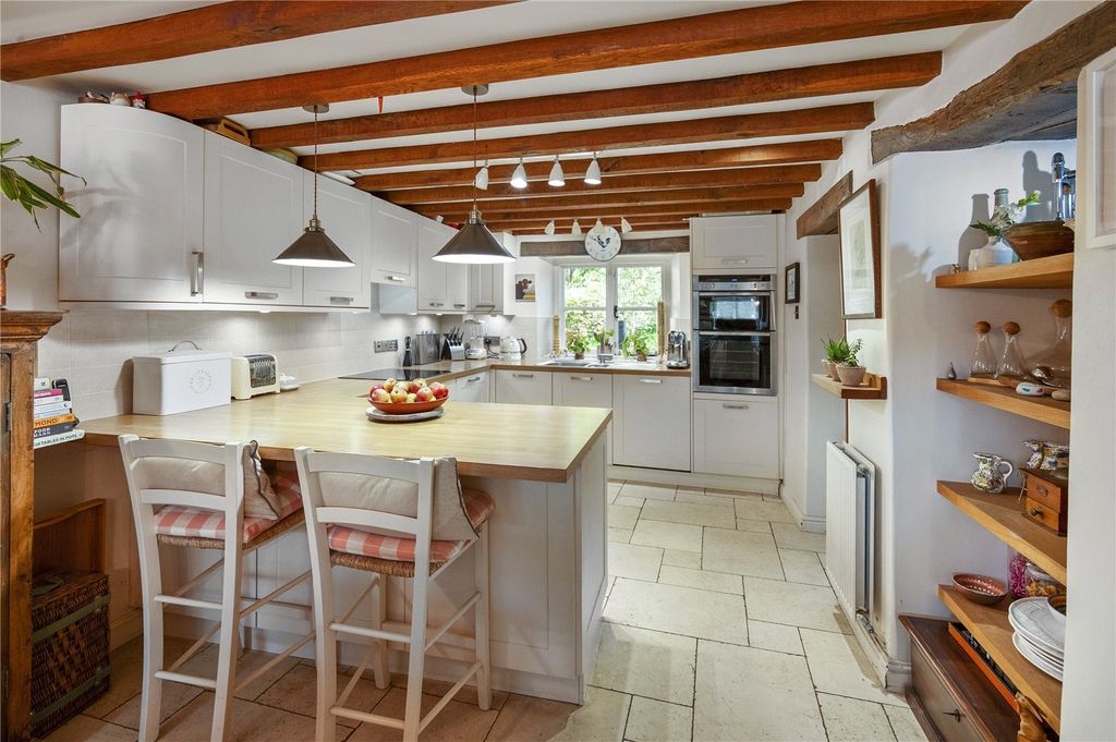 Property photo 3 of 14 Kitchen