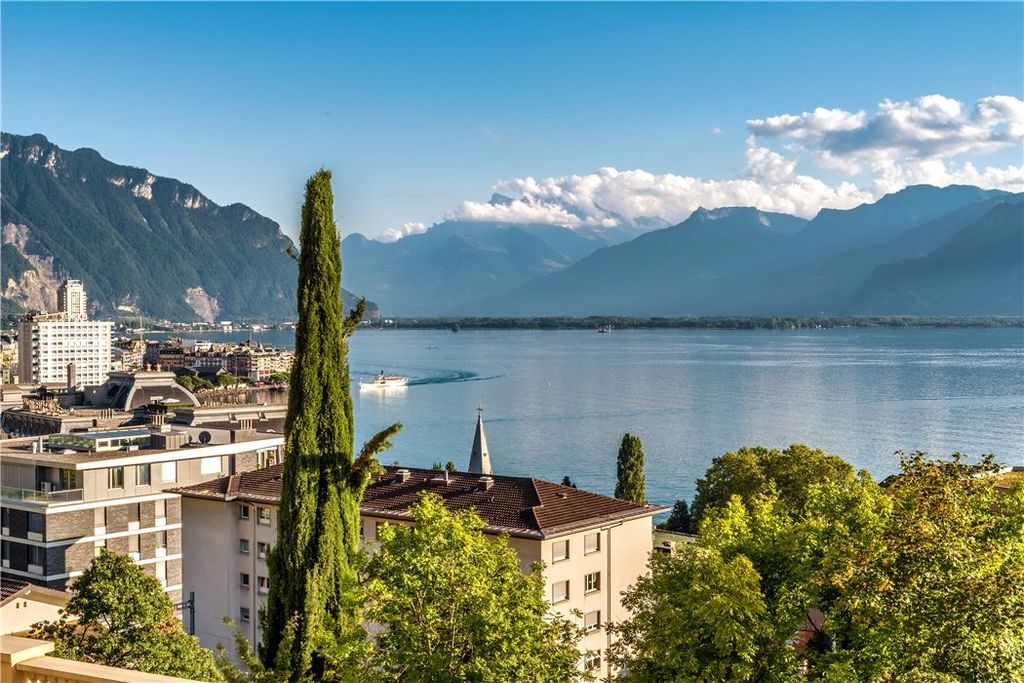 Property photo 3 of 17 For Sale In Montreux