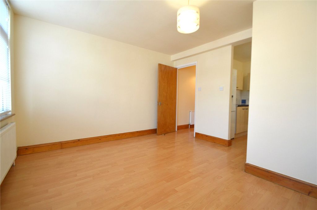 Property photo 3 of 5 Picture No. 08