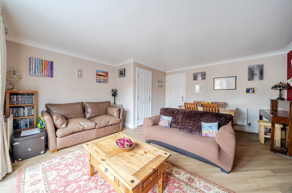 Property photo 2 of 16 1431539-10-69c15B...