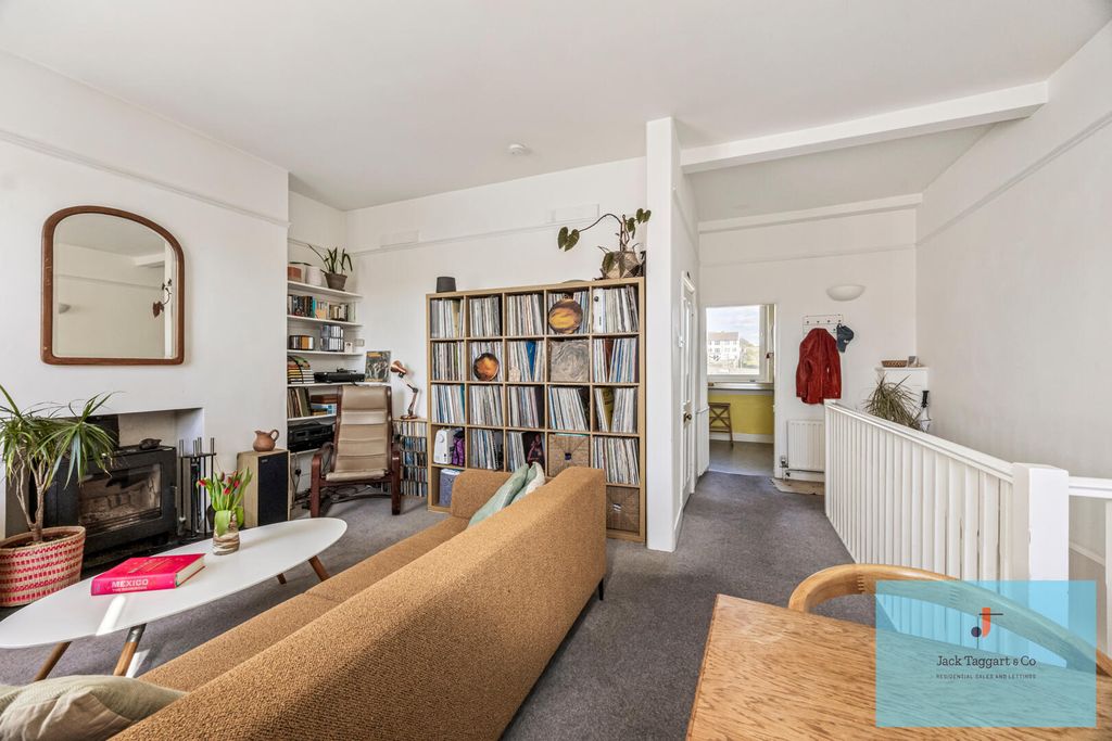 Property photo 3 of 15 Living Room