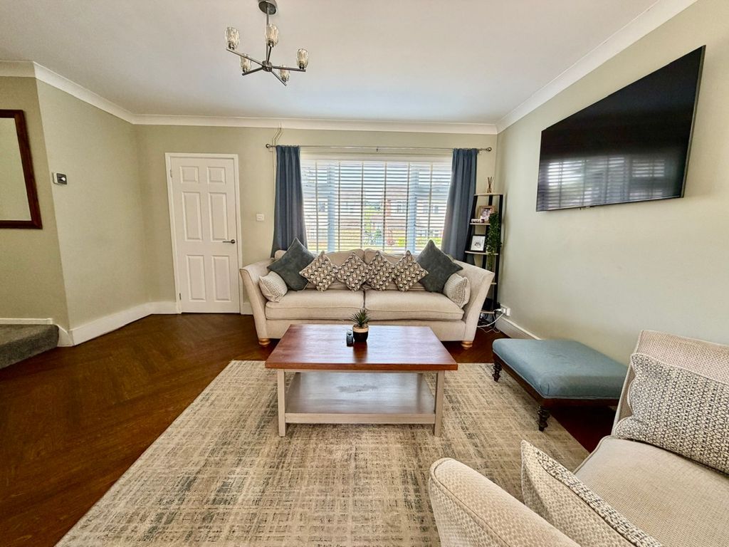 Property photo 3 of 42
