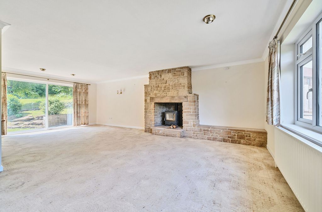 Property photo 2 of 27 1306589-23-684c5B...