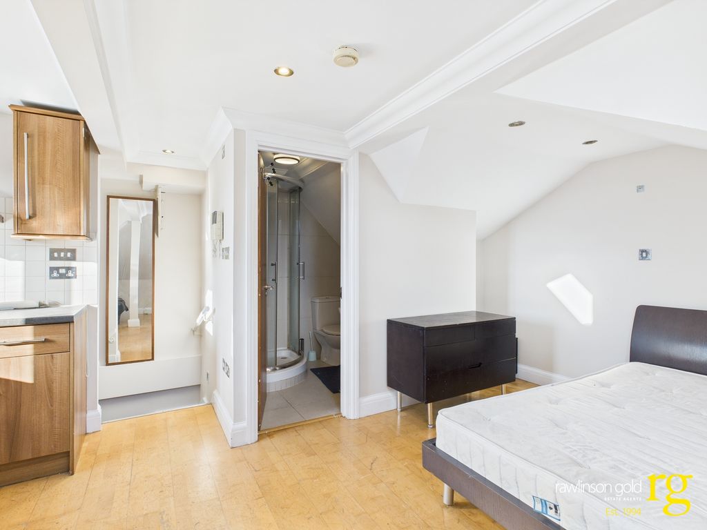 Property photo 2 of 5 Cam02900G0-Pr0216-Still004