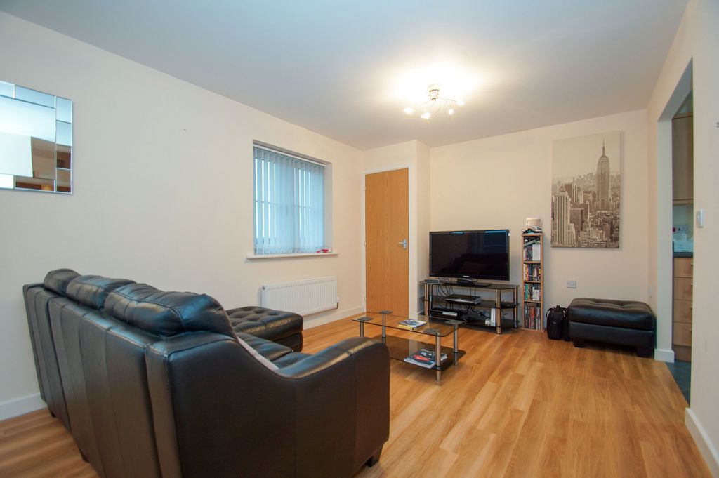 Property photo 3 of 17 Photo 9