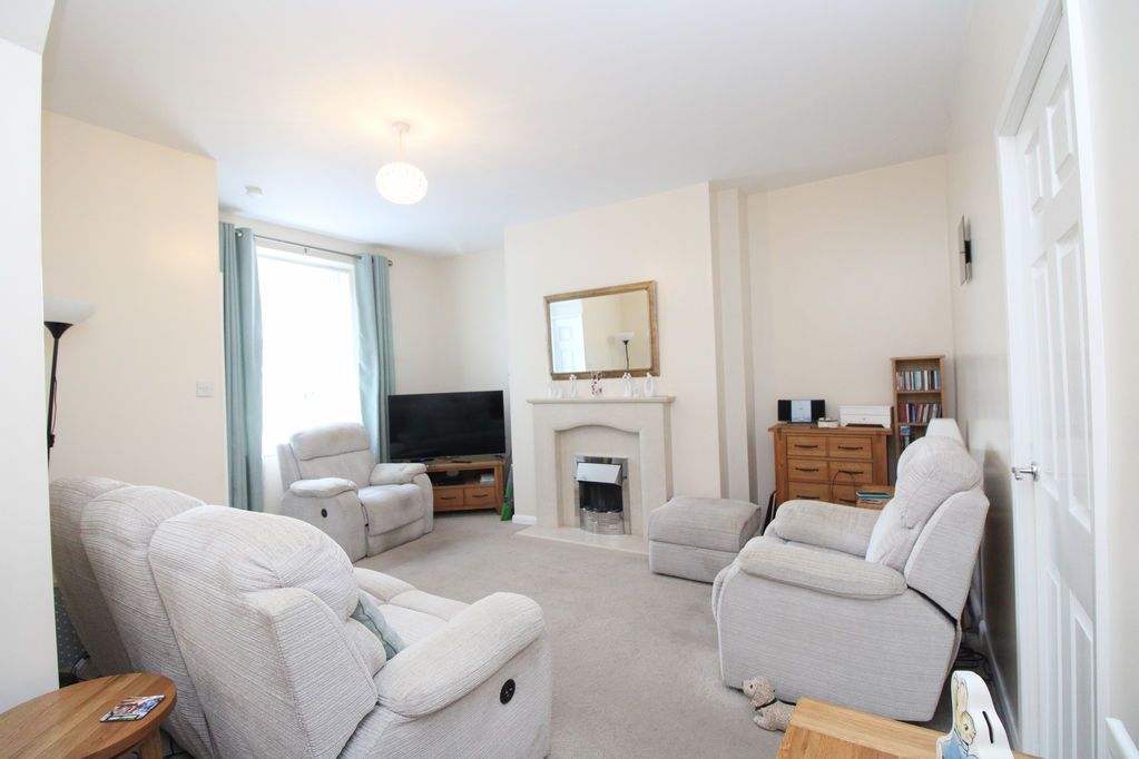 Property photo 2 of 14 Lounge