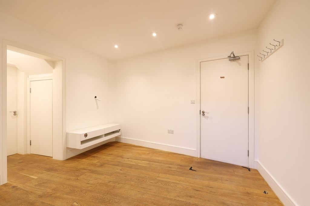 Property photo 2 of 8 Y67A1543