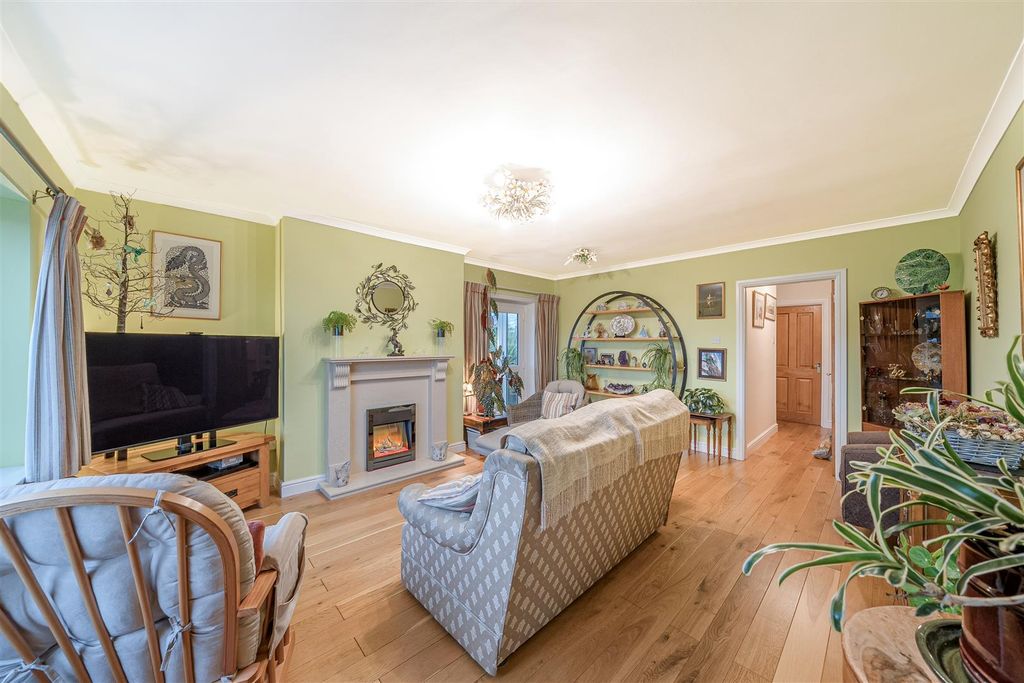 Property photo 3 of 24