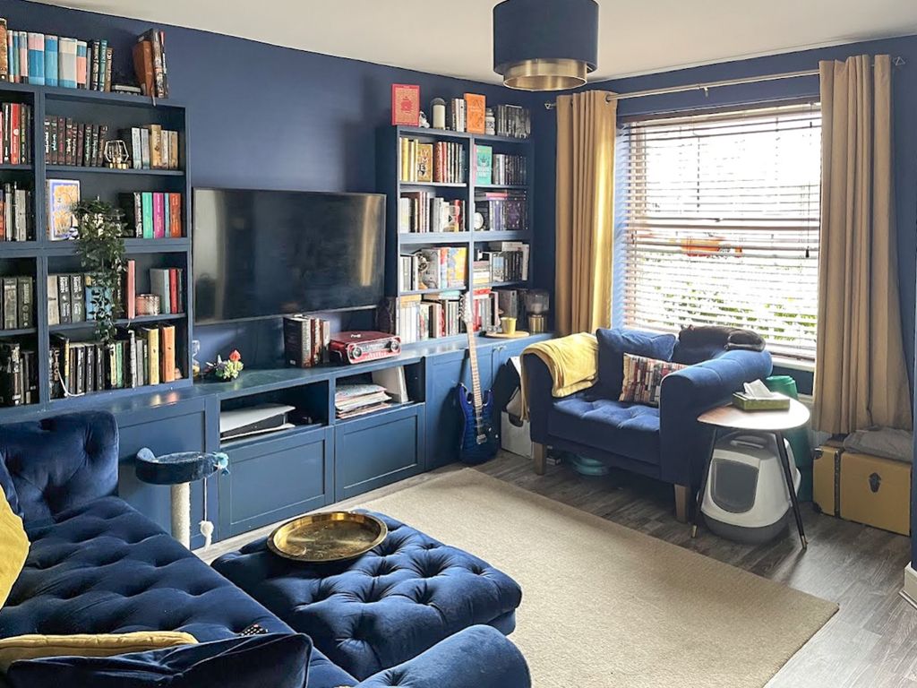 Property photo 2 of 12 Pgliving-2