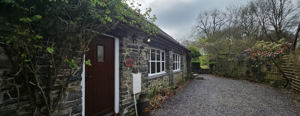 Property photo 2 of 23