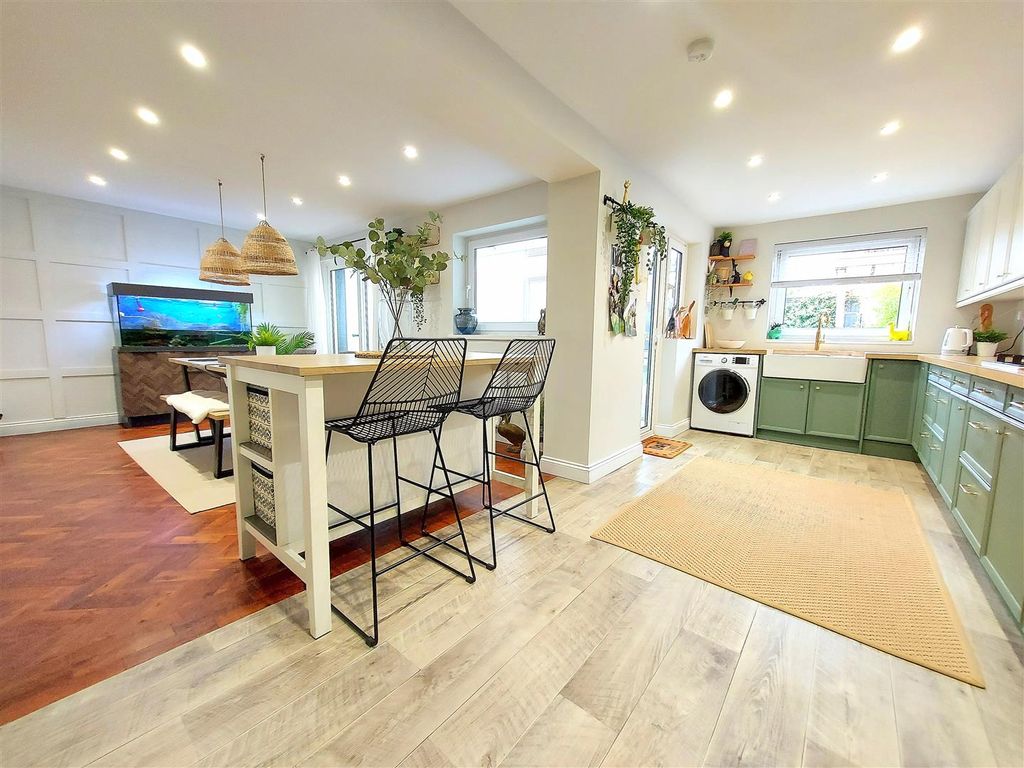Property photo 2 of 19 Open Plan Layout
