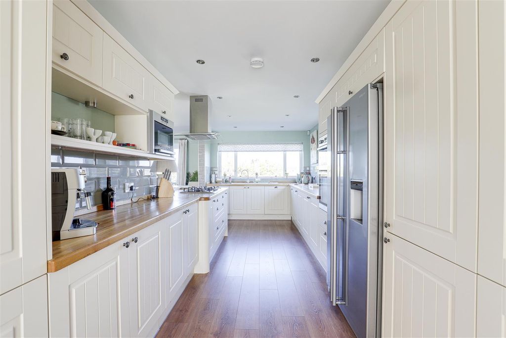 Property photo 2 of 16 32912.Jpg