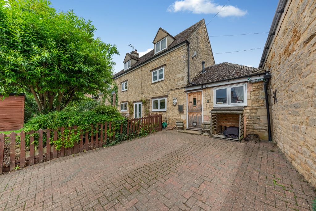 Property photo 1 of 14