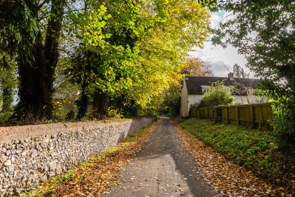 Property photo 3 of 4