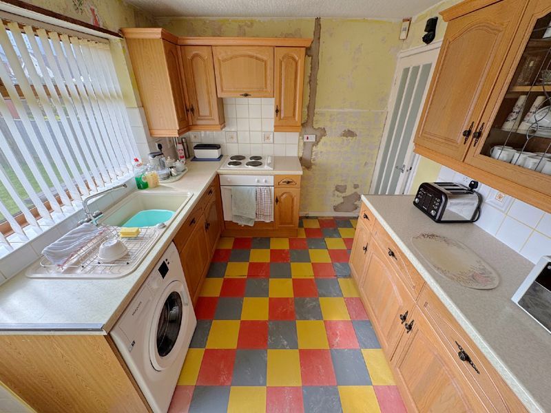 Property photo 3 of 21 Kitchen