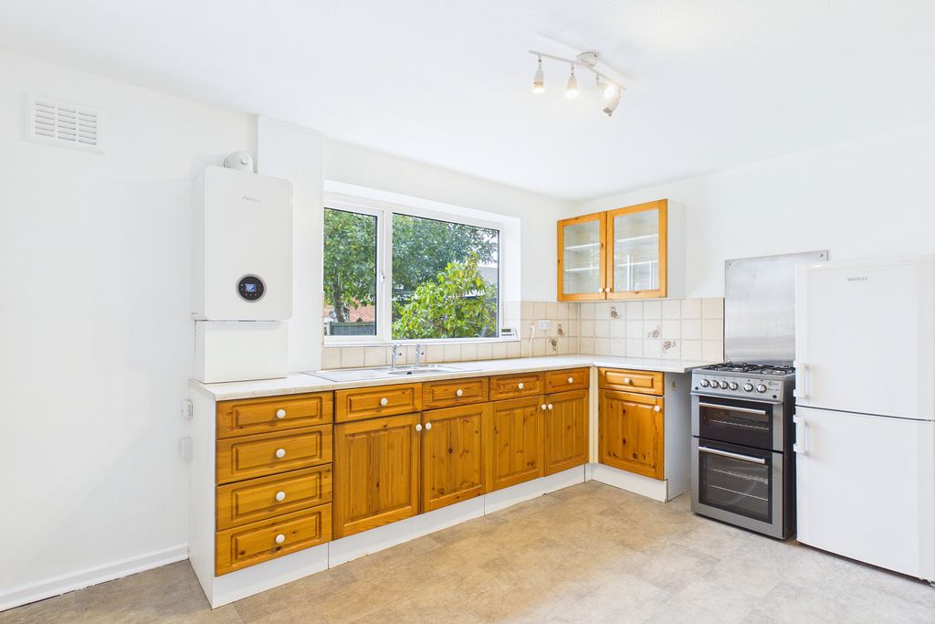 Property photo 3 of 11 Kitchen Diner