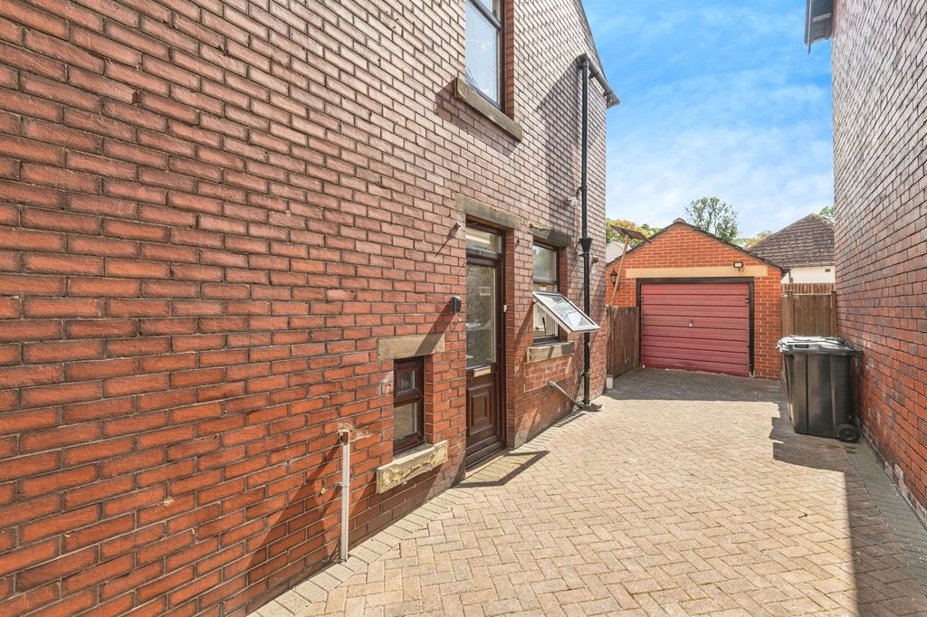 Property photo 3 of 16