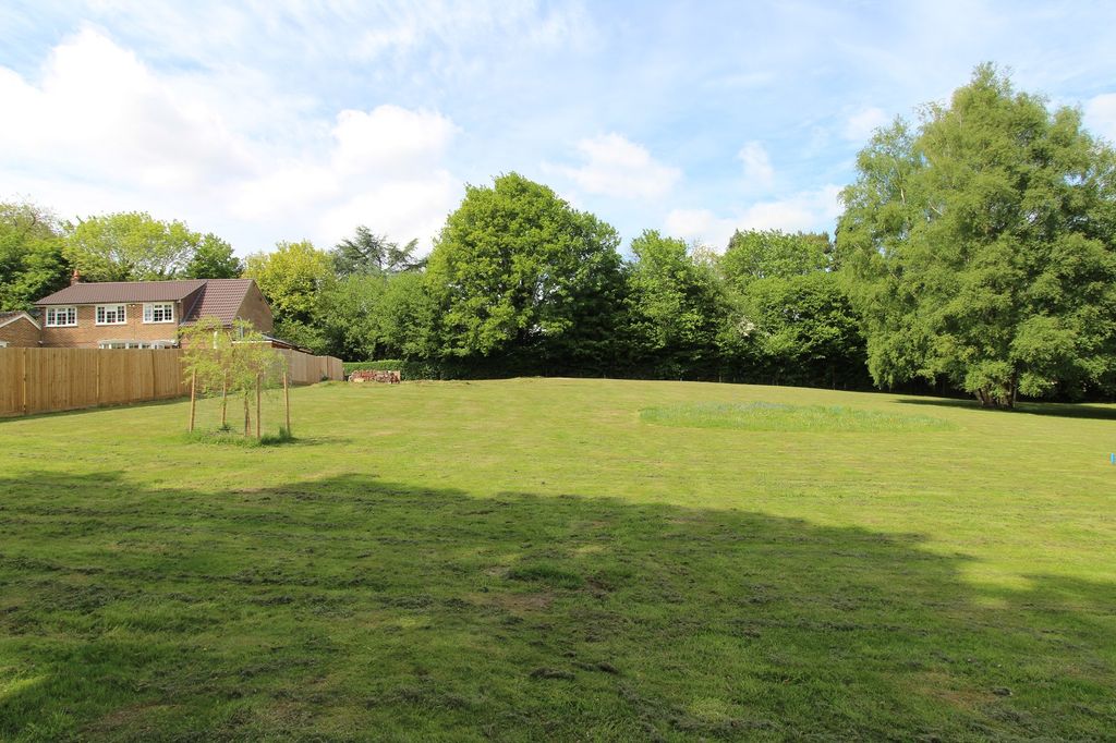 Property photo 2 of 9 Not Specified